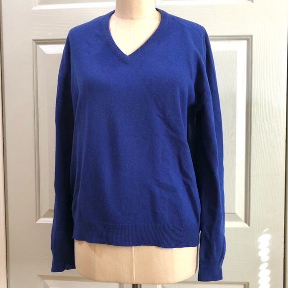 Vintage ‘90s Cashmere V Neck Sweater Made in Scotland Color Blue Size Large